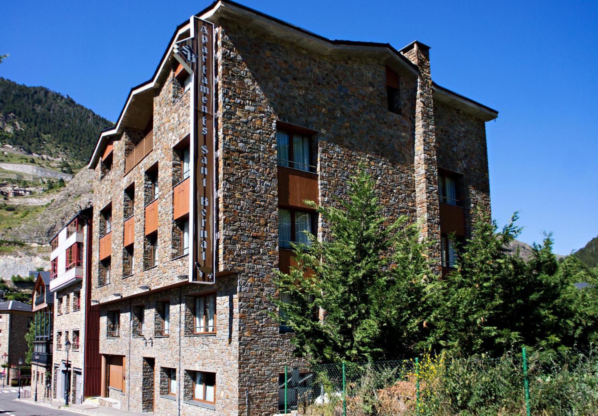 Apartaments Sant Bernat Canillo Exteriör bild